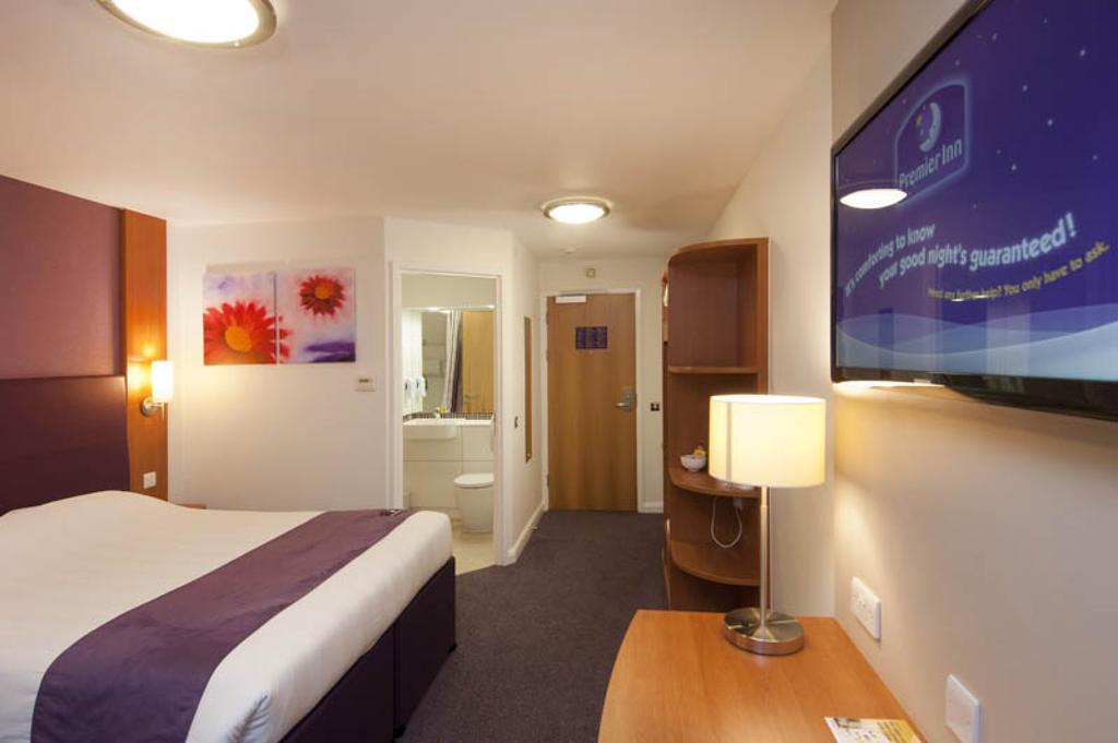 Dundee East Premier Travel Inn Bagian luar foto